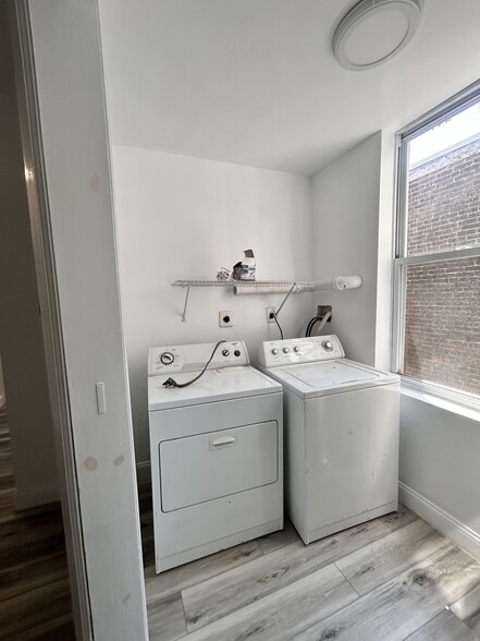 Building Photo - 2213 N 33rd St