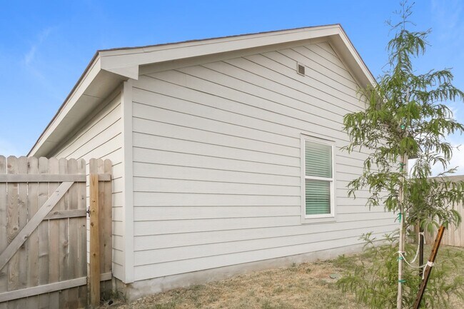 Building Photo - 13719 Bucket Way