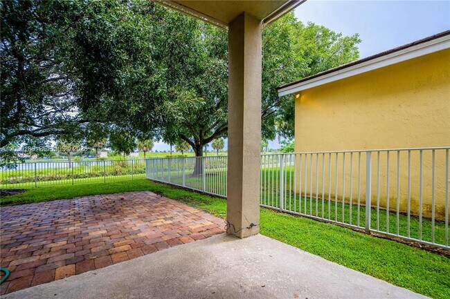Building Photo - 27621 SW 139th Pl