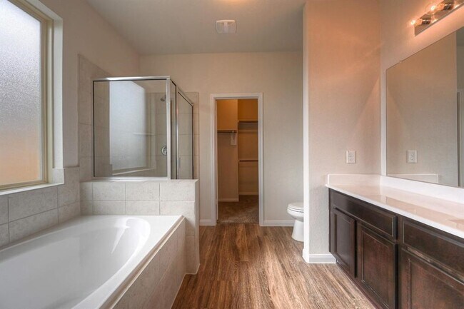 Building Photo - 2206 Spring Hollow Dr
