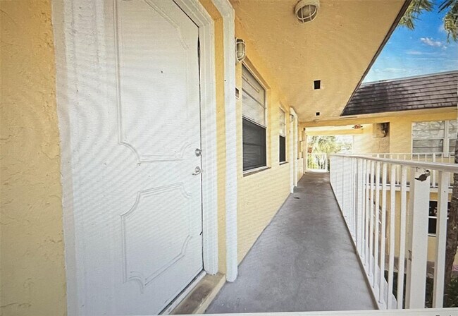 Building Photo - 5150 NE 6th Ave