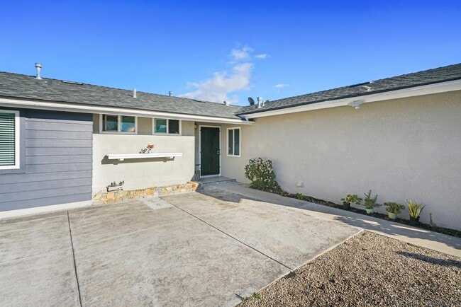 Building Photo - 7684 Meadowbrook Ct
