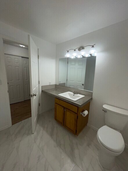 Building Photo - 2075 NE Holliday Ave