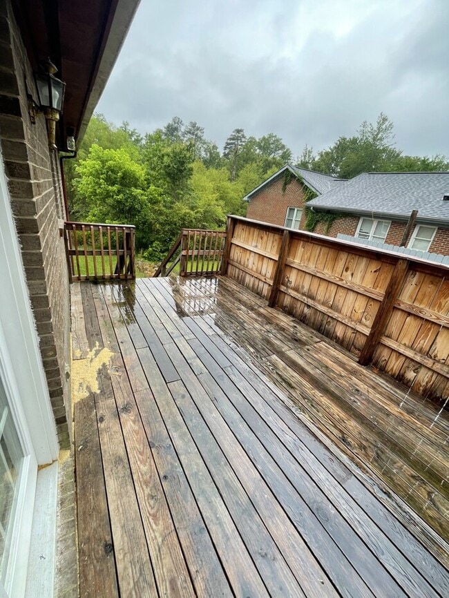 Building Photo - 2 bd 2 bath