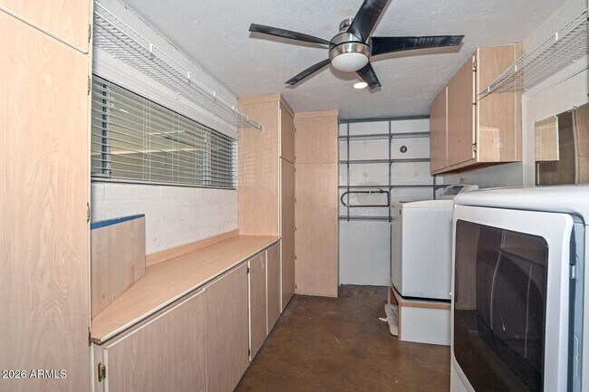 Building Photo - 6816 E Coronado Rd