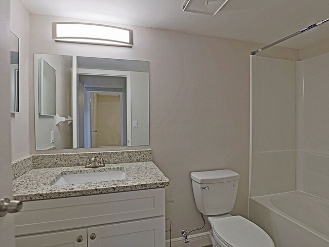 Building Photo - Mystic Gardens 5309-905