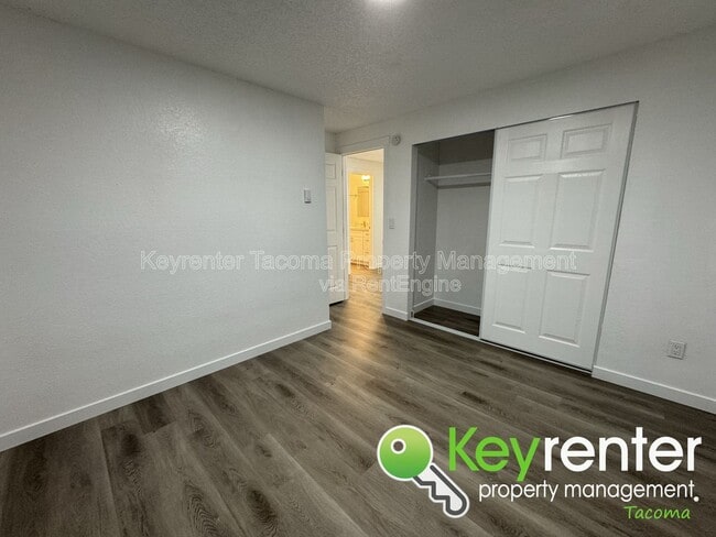 Building Photo - 15909 18th Ave Ct E