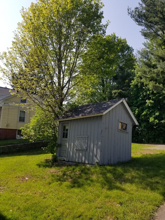 Building Photo - 183 Hackmatack St