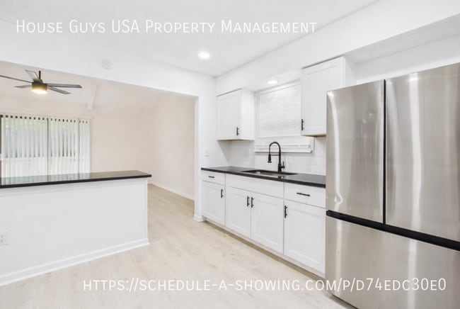 Building Photo - 12006 Smalley Ave