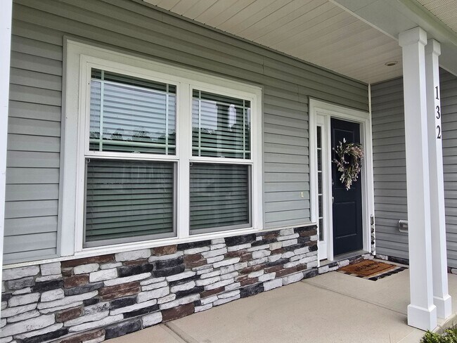 Building Photo - New Listing!!
