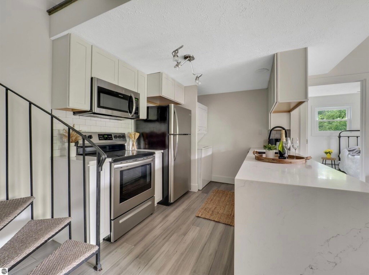 Building Photo - 4275 Mitchell Creek Dr