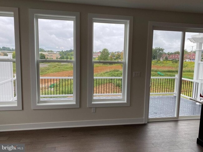Building Photo - 110 Ginkgo Ln