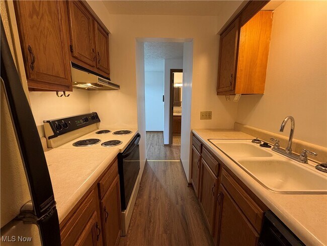 Building Photo - 4107 Orchard Dale Dr NW