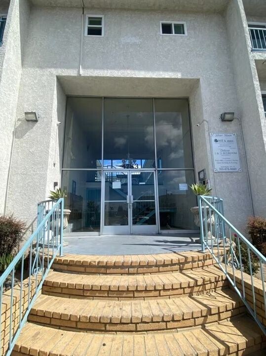 Building Photo - 4783 W. 133rd Street,