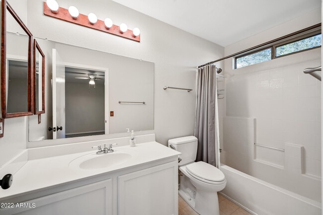 Building Photo - 4036 E Melinda Ln