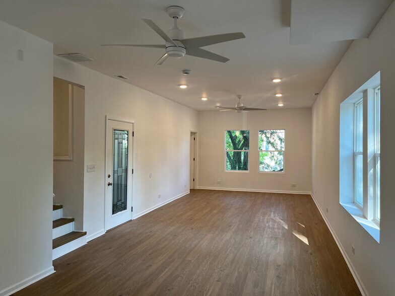 Building Photo - 3800 N Whipple St