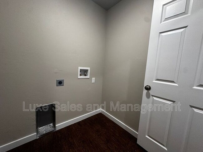 Building Photo - 1419 MacAlpine St