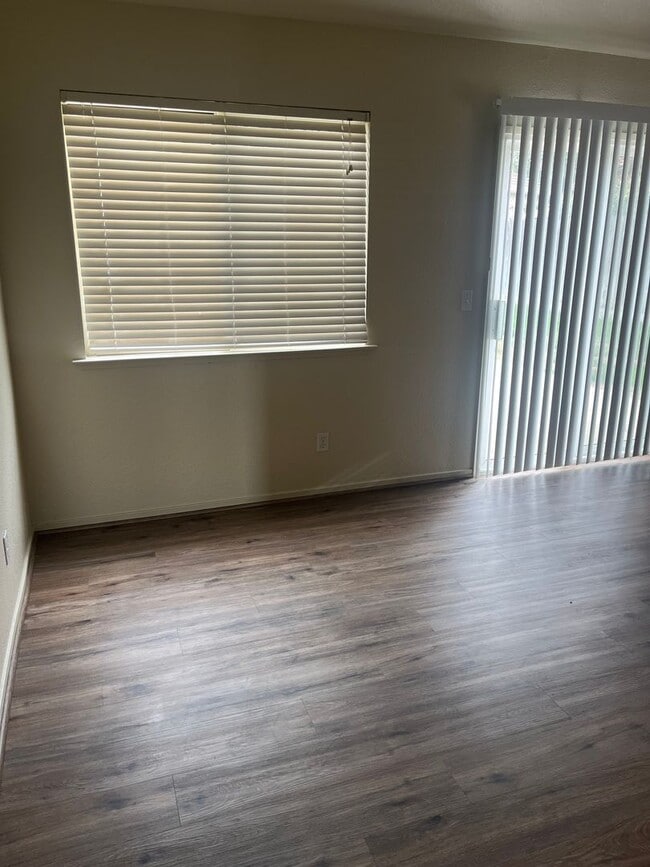 Building Photo - Cute 3 Bedroom 2 bath Home