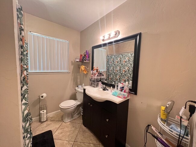 Building Photo - 740 SW 4th Pl