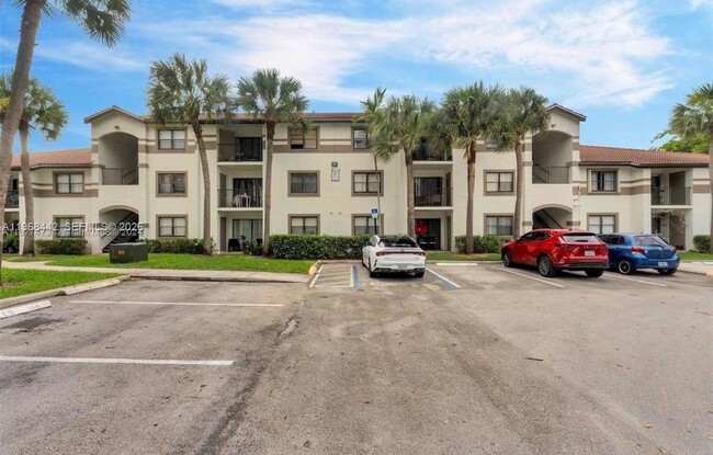 Building Photo - 570 S Park Rd