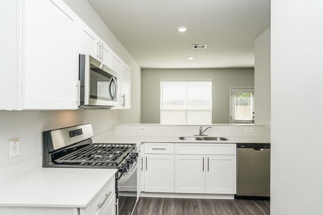 Building Photo - 14735 Kendalls Path Ct