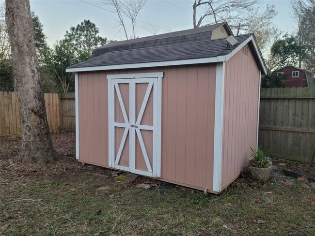 Building Photo - 343 Windsor Square