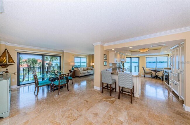 Building Photo - 240 Sand Key Estates Dr