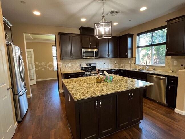 Building Photo - 440 Red Lion Way