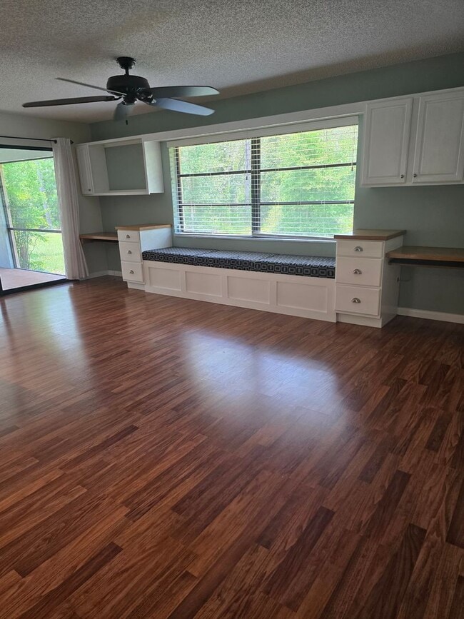 Building Photo - Gorgeous and Huge 2/2/2 in Sugarmill Woods!!!