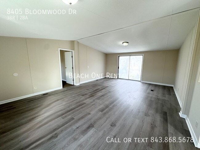 Building Photo - 8405 Bloomwood Dr