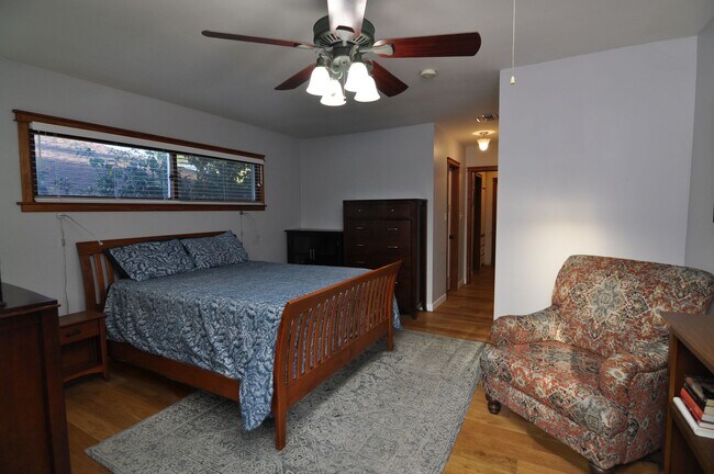 Building Photo - 4 Bedroom Pool Home for Rent in Woodland H...