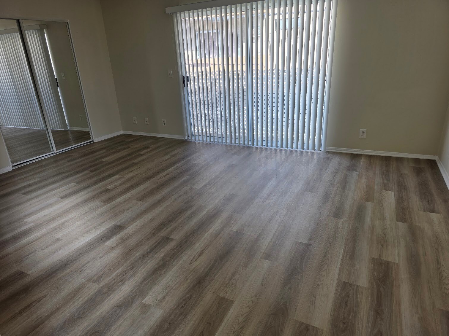 Building Photo - 1250 S Westgate Ave