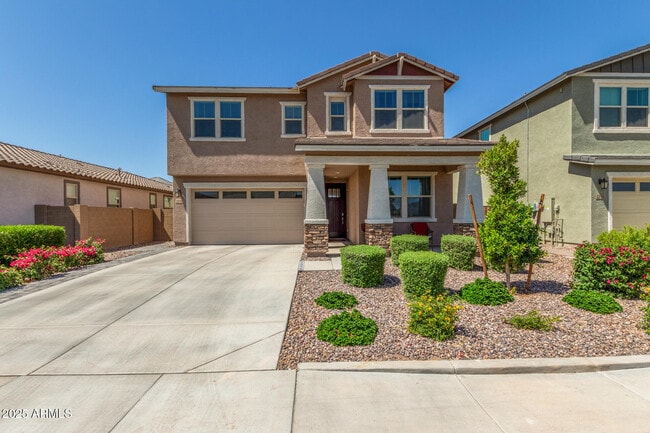 Primary Photo - 2250 E Palmdale Ln