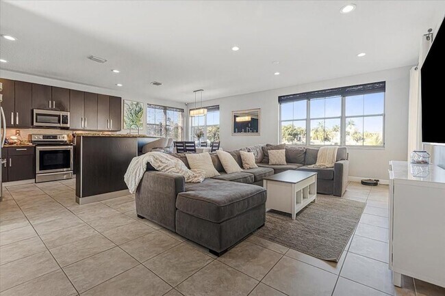 Building Photo - 2316 SW 127th Ave