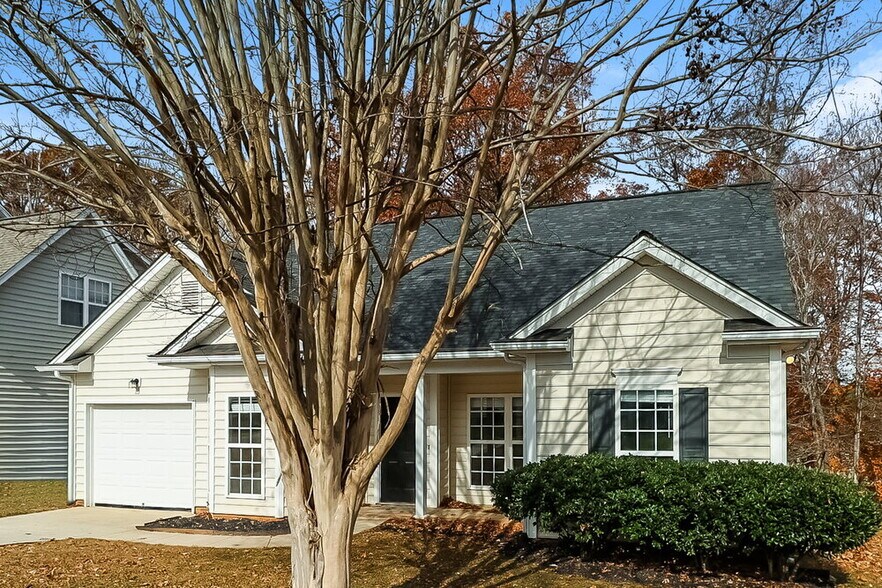 Primary Photo - 197 Everett Park Dr