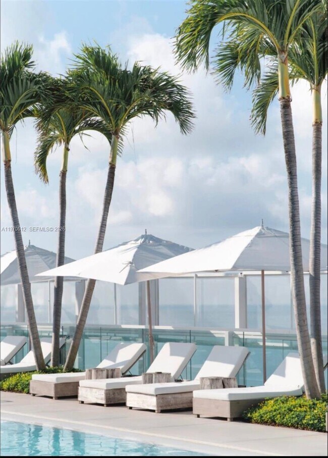 Building Photo - 2301 Collins Ave