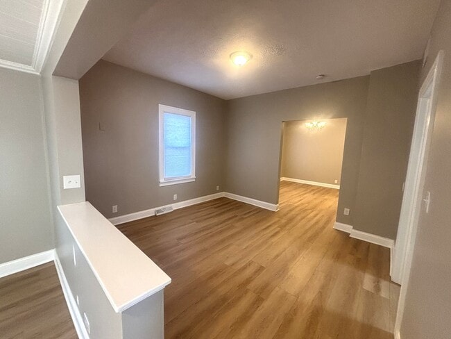 Building Photo - 756 Walnut Ave