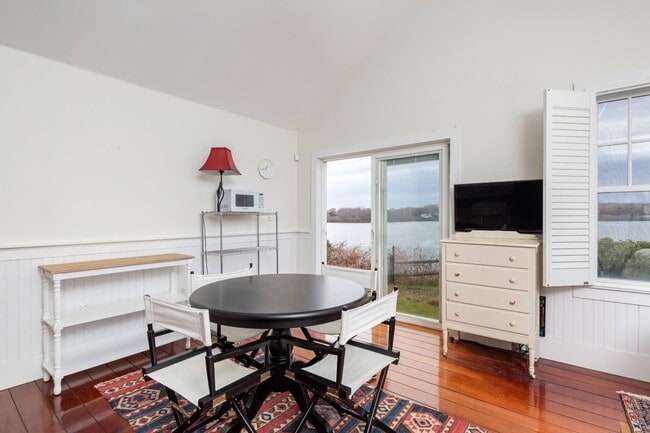 Building Photo - 131 S Edgemere St