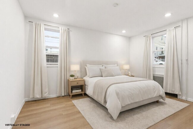 Building Photo - 320 Clarendon St