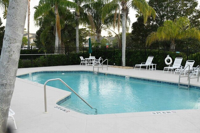 Building Photo - Located in St Augustine Shores, this 2 bed...