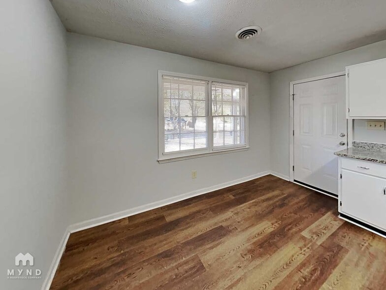 Building Photo - 421 Cabriolet Ct