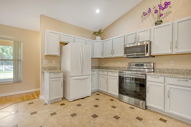 Building Photo - 2117 Pumpkin Pl NE