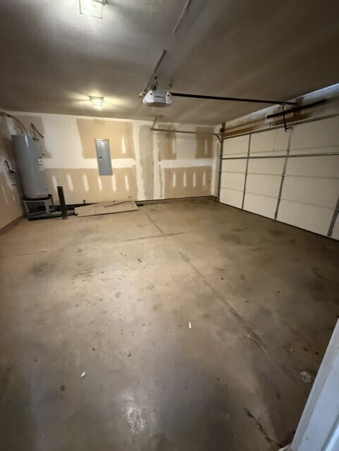 Building Photo - 305 Cool Embers Ln