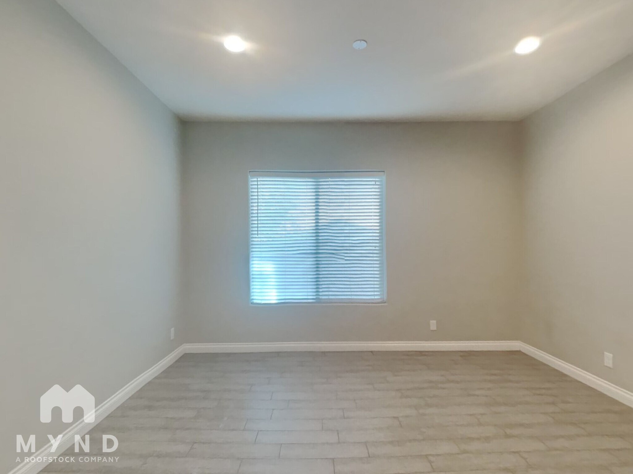 Building Photo - 3690 E Alfalfa Dr