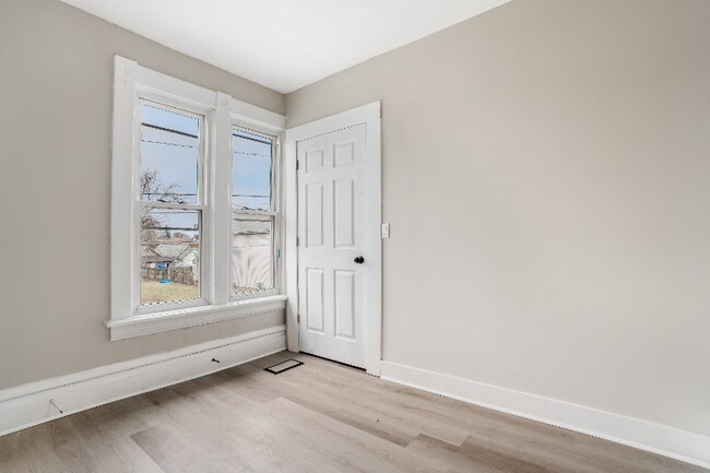 Building Photo - 163 Martin Ave