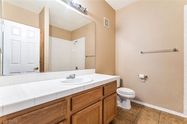 Building Photo - 2113 Echo Bay St