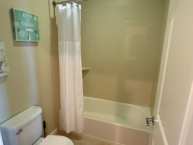Building Photo - Executive Evergreen Valley Townhome