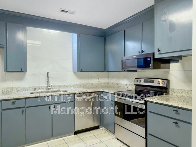 Building Photo - 1522 Joan St