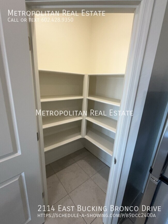 Building Photo - 2114 Bucking Bronco Dr