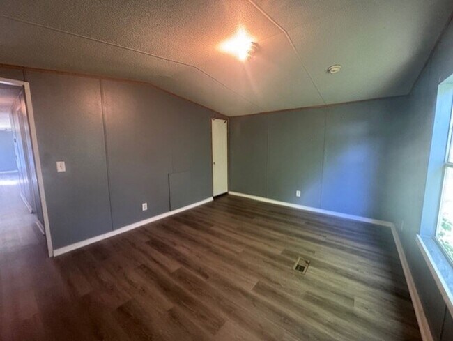 Building Photo - 58 Lakewater Dr